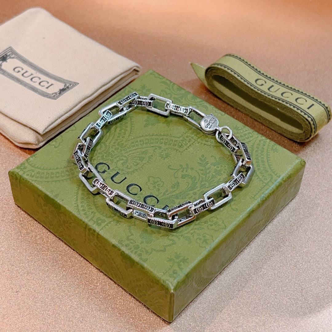 Double Gucci Interlocking Gucci Chain Bracelet