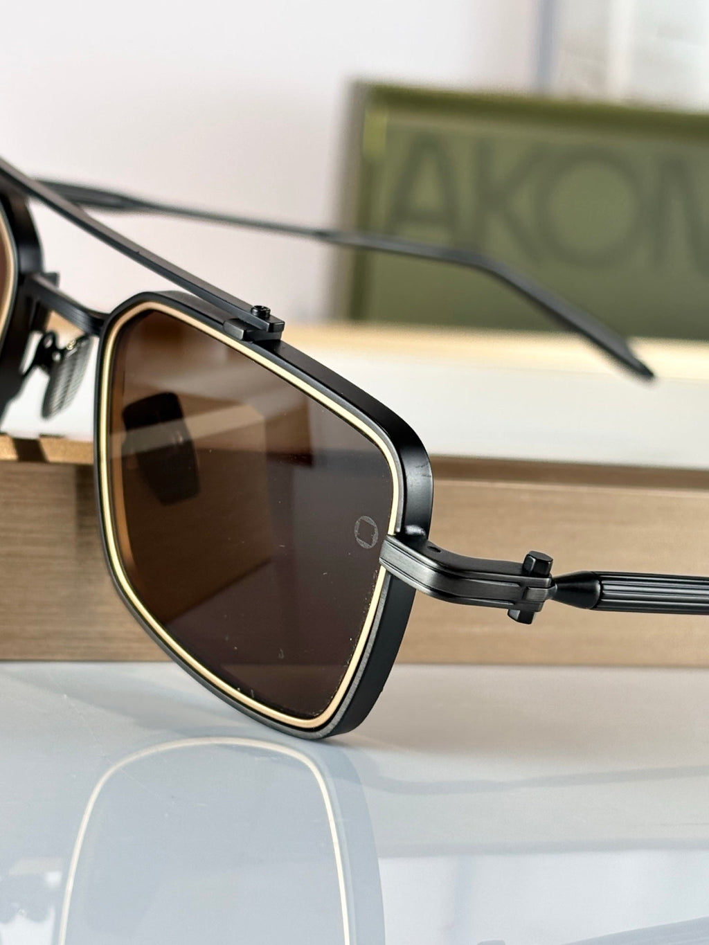 Akoni AKS-304A Sunglasses